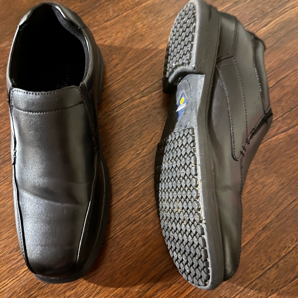 Dress shoes